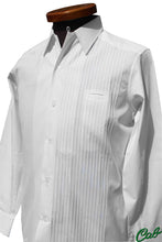 Cargar imagen en el visor de la galería, Guayaberas Finas Cab. Guayabera formal para bodas y eventos. Wedding shirts.