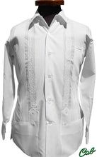 Load image into Gallery viewer, Guayaberas Cab. Guayabera bordada.