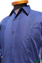 Load image into Gallery viewer, Guayaberas Finas Cab. Guayaberas bordadas
