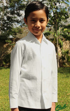 Cargar imagen en el visor de la galería, Guayaberas Cab. Guayabera de niño