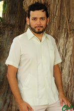 Cargar imagen en el visor de la galería, Guayaberas en Guadalajara