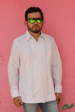 Cargar imagen en el visor de la galería, Guayabera moderna