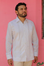 Cargar imagen en el visor de la galería, Guayaberas Finas